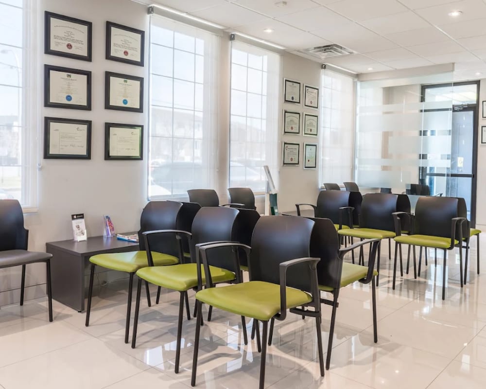 À propos d'Anjou Centre Dentaire d'Urgence, Dentiste à Anjou